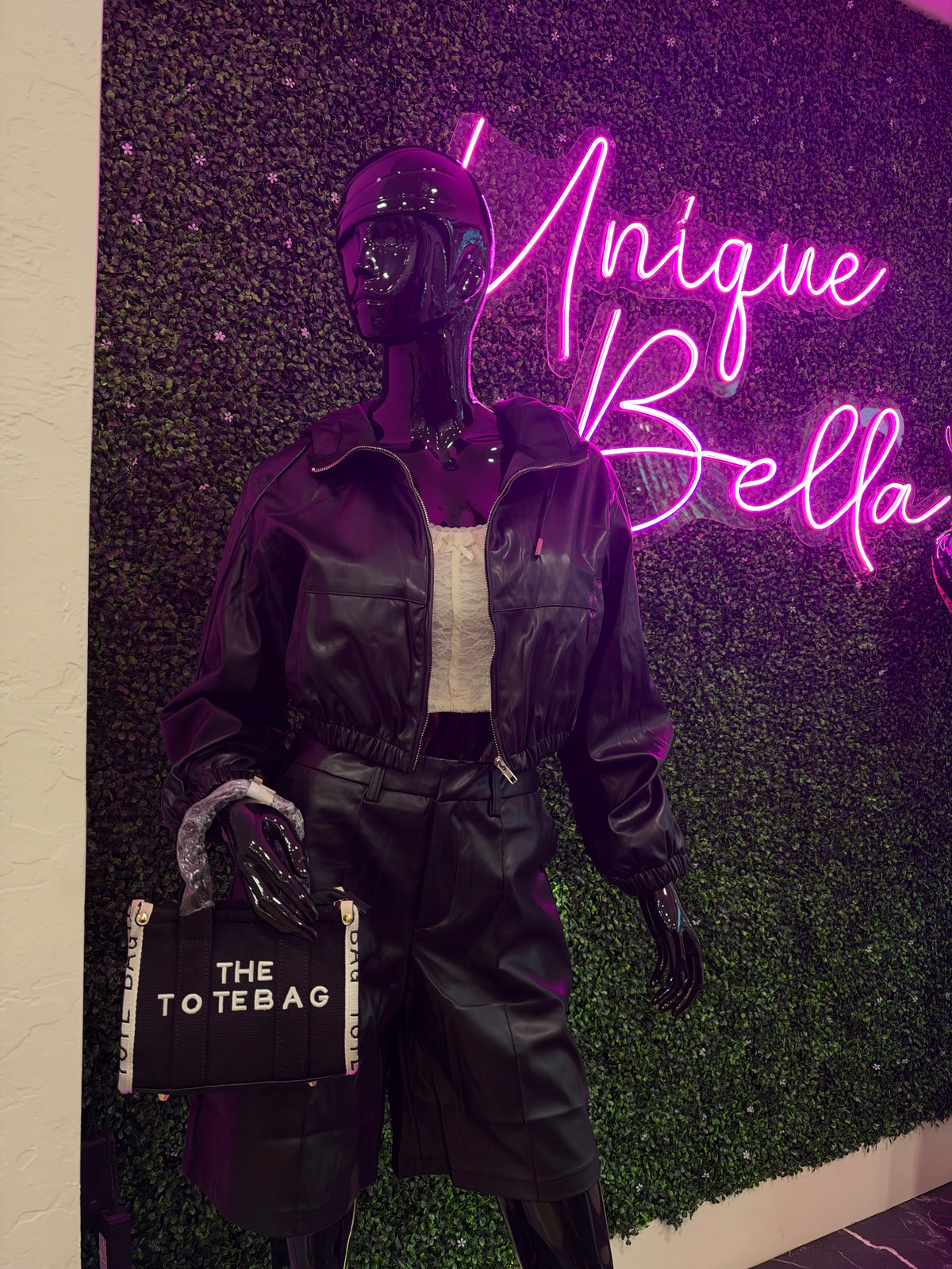 Downtown Edge Leather Set Black